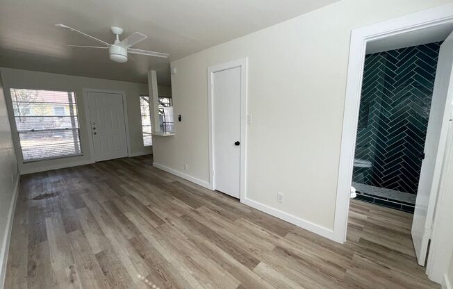 Studio, 1 bath, 400 sqft, $1,200, Unit 102