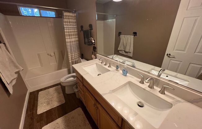 2 beds, 1 bath, $2,100, Unit # 24