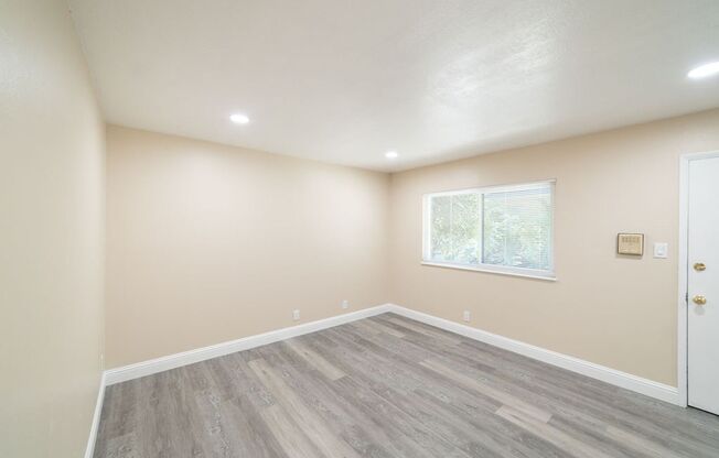 1 bed, 1 bath, $1,975, Unit 206-5
