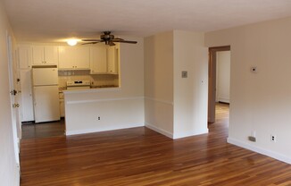 2 beds, 1 bath, 710 sqft, $2,400, Unit 2-4