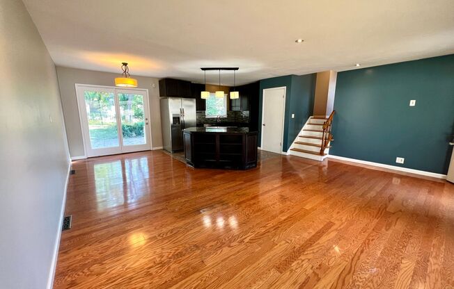 Spacious Home 3 Bedroom w/Fin basement for Lease in Lee's Summit