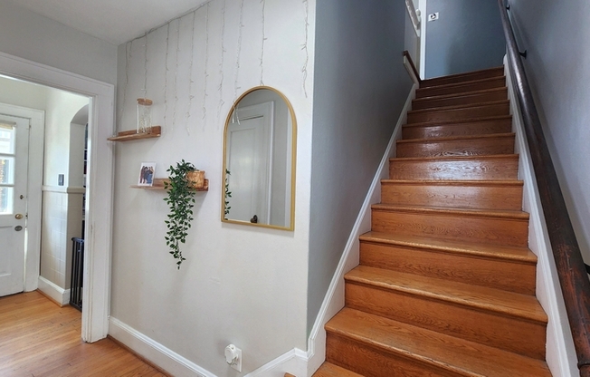 300 RUSSELL ST