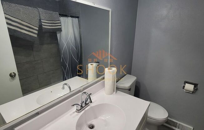 3 beds, 2 baths, 1,798 sqft, $1,999, Unit 2208 Rainbow Dr Apt A