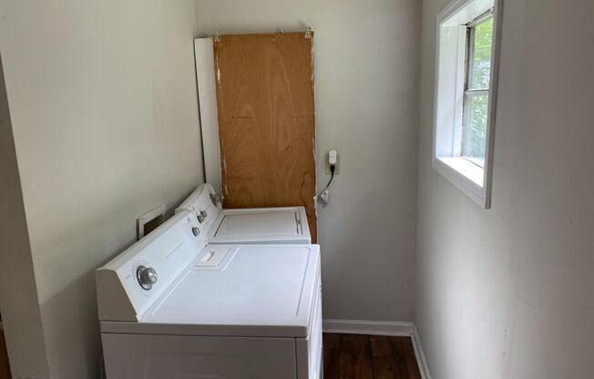 3 beds, 1 bath, $2,200