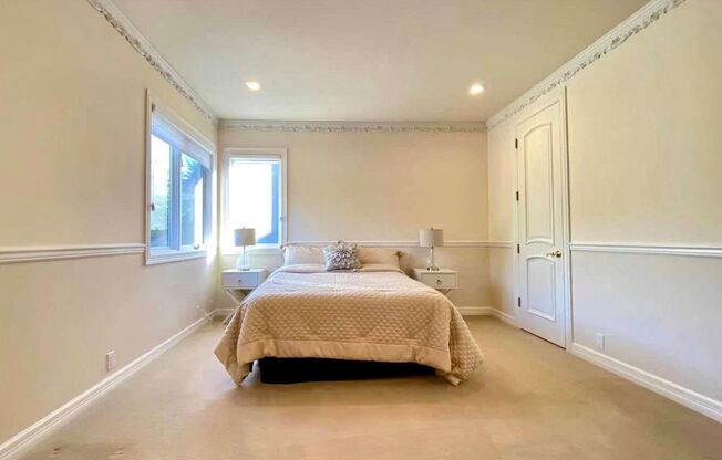 6 beds, 5.5 baths, $9,000