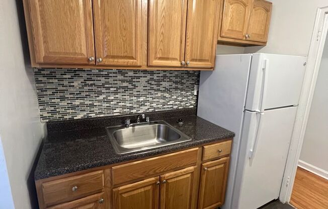 1 bed, 1 bath, 800 sqft, $1,525, Unit 415 12-G