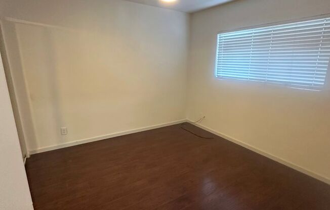 2 beds, 1 bath, $2,300, Unit 12