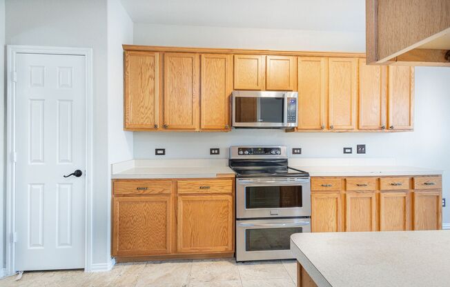 Fully Remodeled 4-Bedroom Home on a Quiet Cul-de-Sac in Paloma Creek with Game Room, Study & Resort-Style Community Amenities