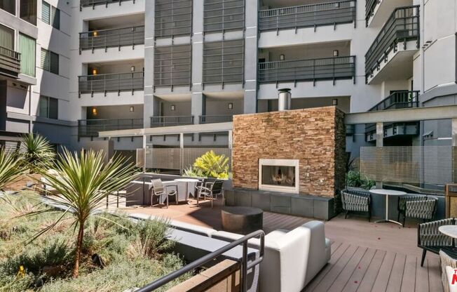 1 bed, 1 bath, 1,050 sqft, $3,100, Unit 426