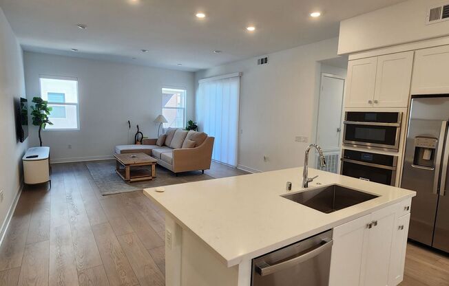 Beautiful Townhouse in Irvine!