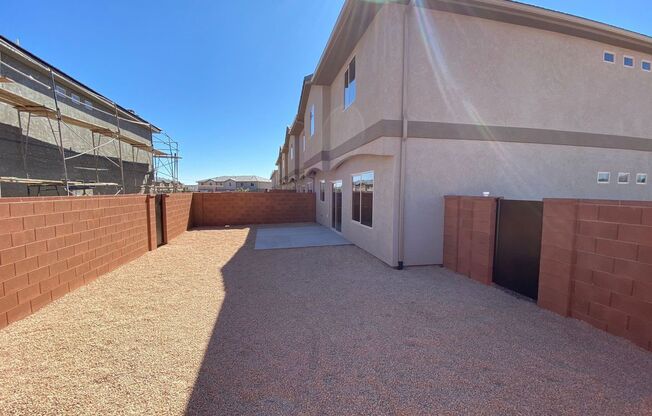 3 beds, 2.5 baths, $2,025, Unit 654