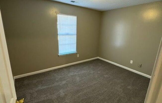 3 beds, 2 baths, $1,499