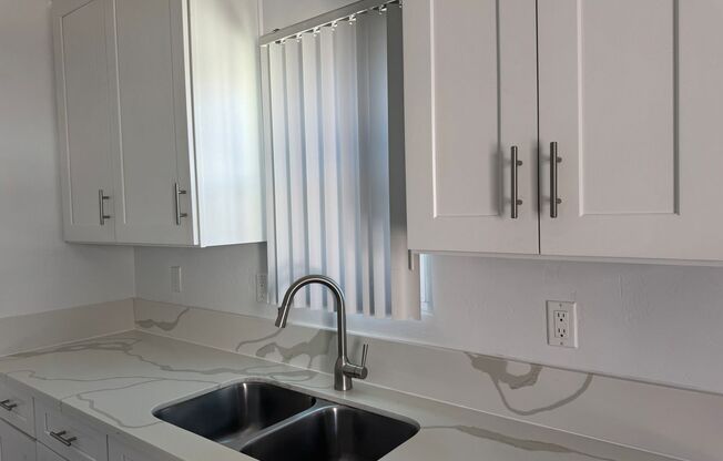 170 1/2 Garret Avenue