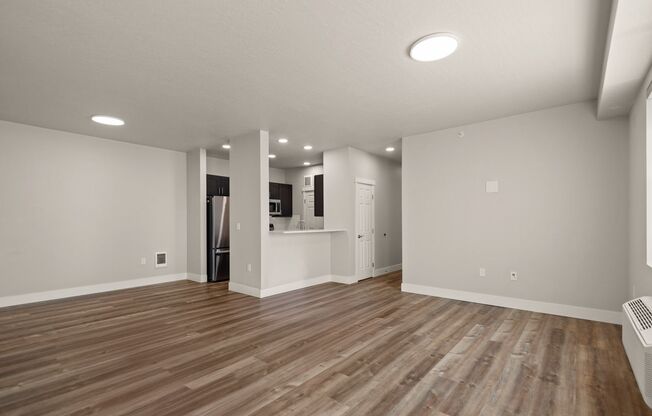 2 beds, 1 bath, 1,143 sqft, $1,650, Unit H-405