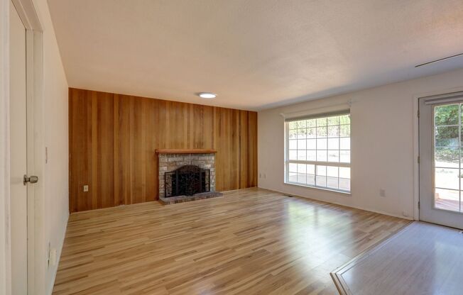 4-bedroom 2.5 bath on cul-de-sac in Kirkland