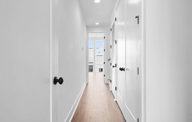 3 beds, 3.5 baths, $3,000, Unit Unit 12