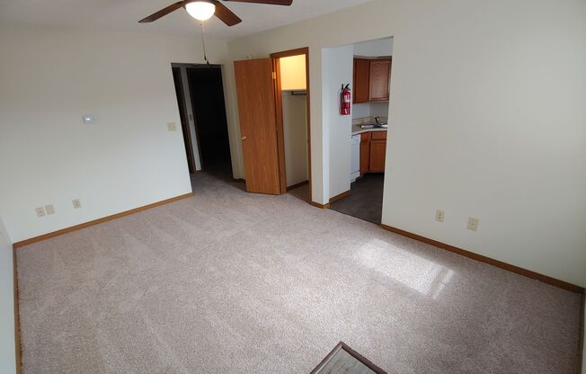 2 beds, 1 bath, 720 sqft, $980, Unit 1249-08