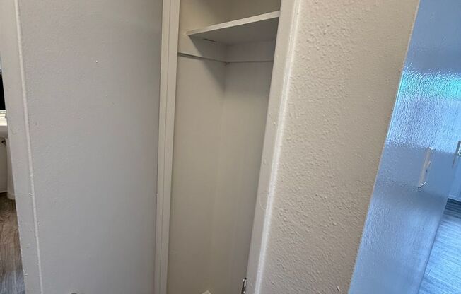 1 bed, 1 bath, 627 sqft, $800, Unit 221