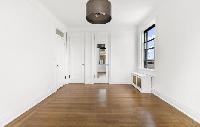 885 W END AVE