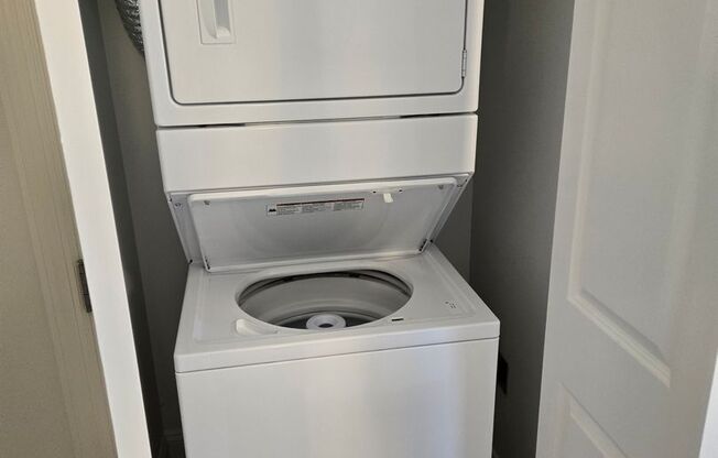 2 beds, 2 baths, 1,389 sqft, $4,150, Unit 1204