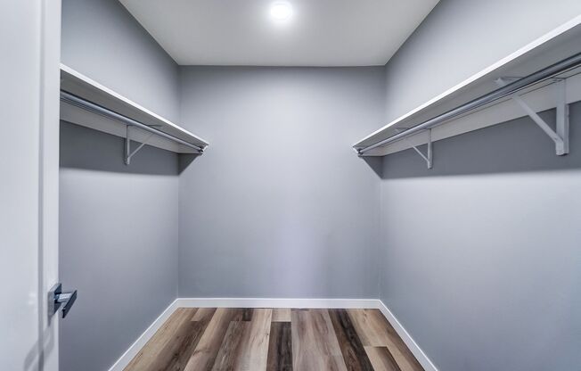 3 beds, 2 baths, 1,130 sqft, $1,875, Unit 5564-03