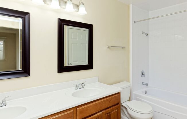 2 beds, 1 bath, 900 sqft, $2,445, Unit 206