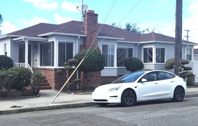 Stunning Beautiful Classic Renovated Home! San Leandro 3 Bed 1.5 Bath W/Large Bonus Room