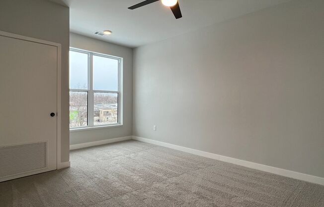 2 beds, 2 baths, 1,279 sqft, $2,850, Unit WR 305-310