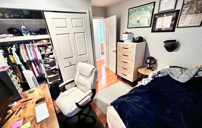 2 beds, 1 bath, 736 sqft, $2,530, Unit 21