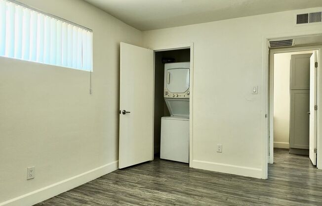 1 bed, 1 bath, 640 sqft, $995, Unit 1401-23