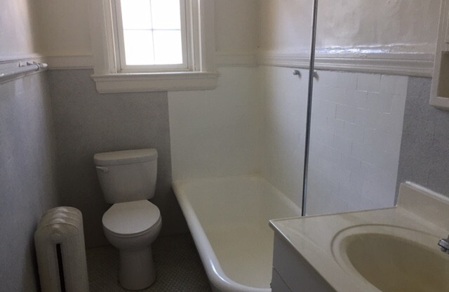 1 bed, 1 bath, 575 sqft, $1,575, Unit E2