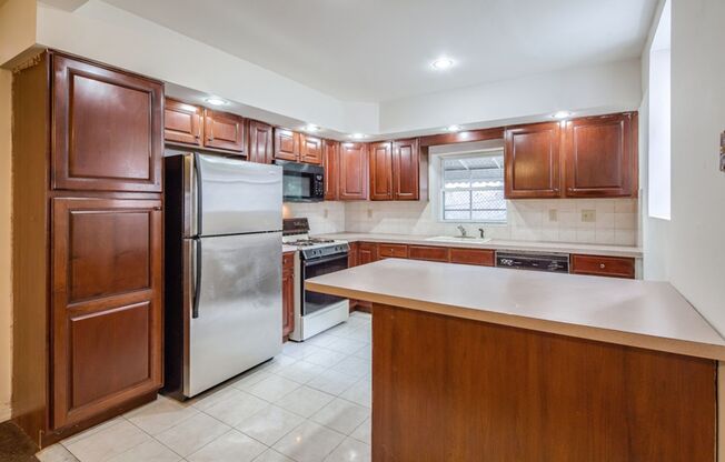 Three Bed Point Breeze Townhome