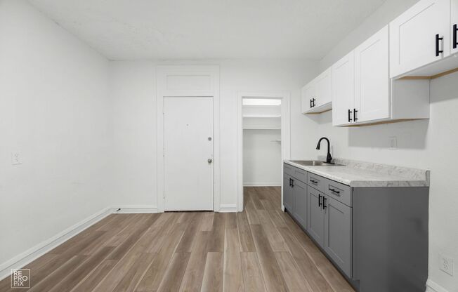 7801 S Essex