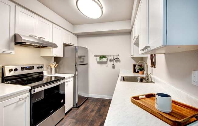 Lakewood Apartments - MOD 83 Apartments - Kitchen