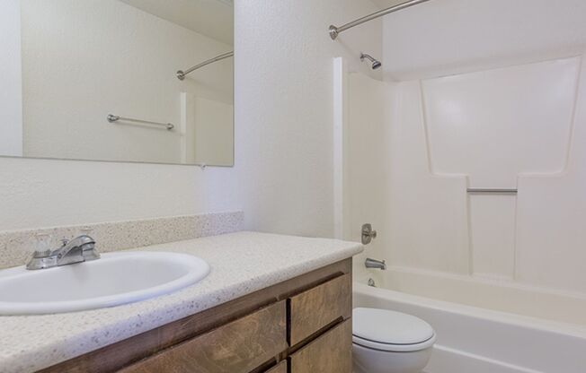 2 beds, 1 bath, 1,050 sqft, $1,595, Unit 10301