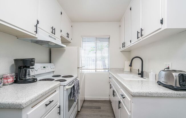 1 bed, 1 bath, 600 sqft, $2,450, Unit 5