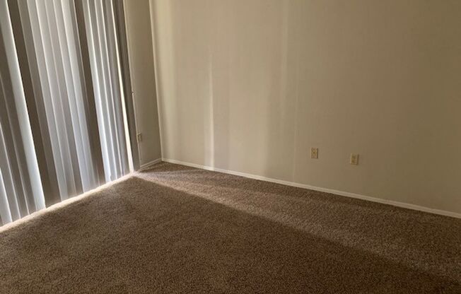 2 beds, 2 baths, $1,395, Unit #1020
