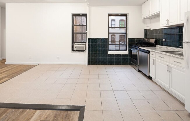 715 W 180 ST
