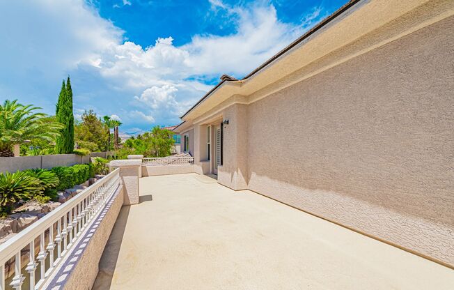 5 beds, 4.5 baths, $6,795
