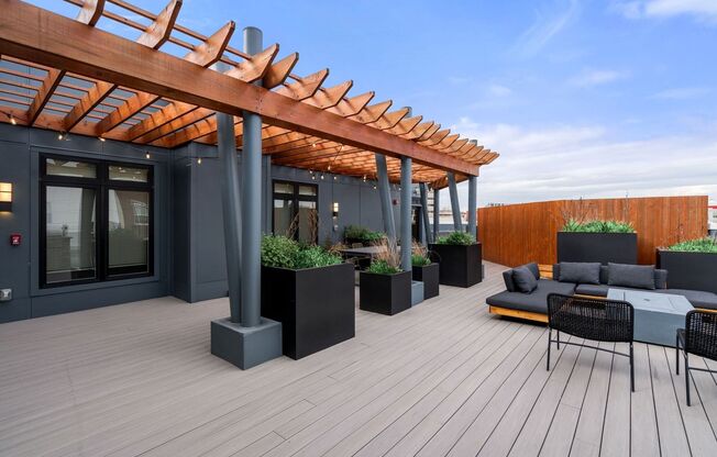 1 bed, 1 bath, 713 sqft, $2,600, Unit 305