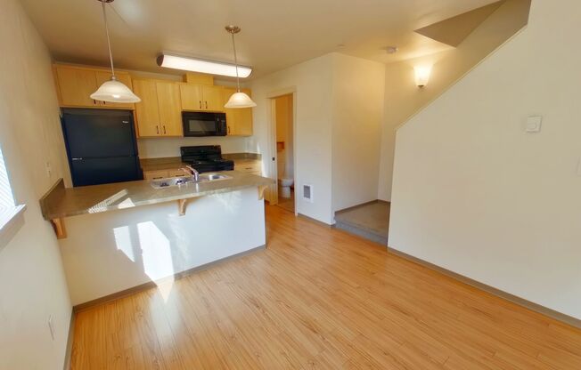 4 beds, 2.5 baths, 1,515 sqft, $3,600, Unit 34