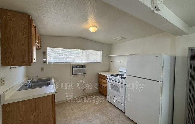 832 W 1st Street