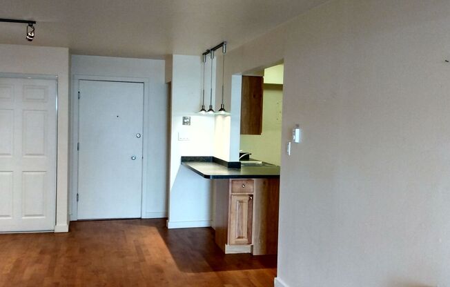 1 bed, 1 bath, $1,750, Unit Unit 156