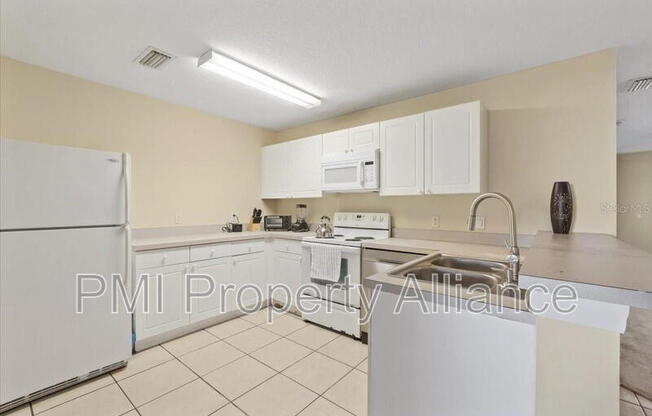 2774 CLUB CORTILE CIR