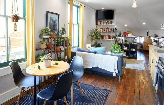 205 W MCMICKEN AVE