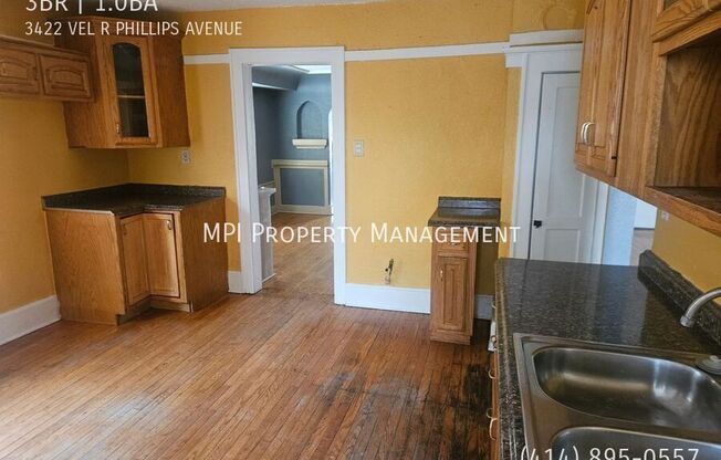 3422 VEL R PHILLIPS AVE