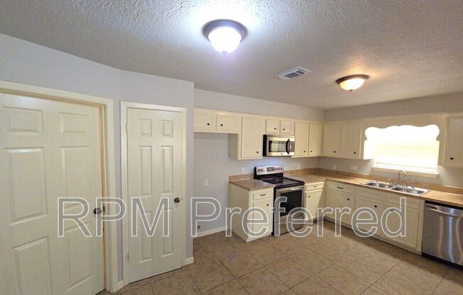 1006 POPPETS WAY