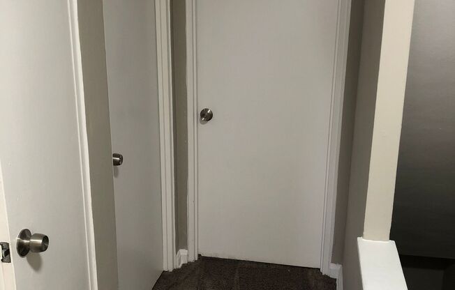 3 beds, 1 bath, 1,500 sqft, $1,300, Unit 1614-00