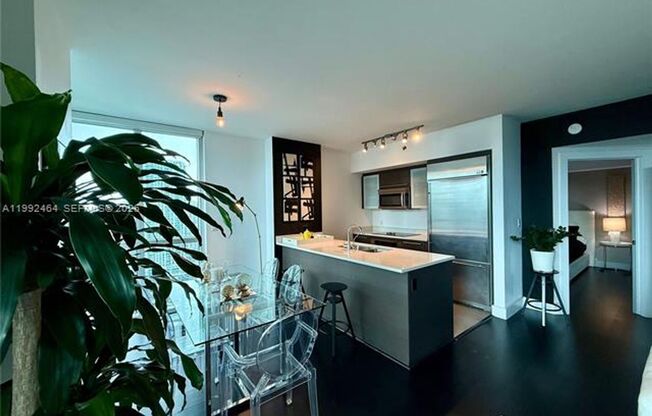 2 beds, 2 baths, 1,123 sqft, $4,650, Unit 55 SE 6th St # 3302