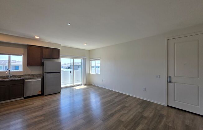3 beds, 2 baths, 1,063 sqft, $3,295, Unit 126-305